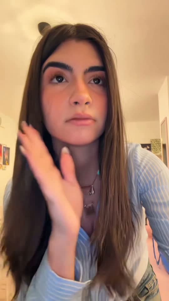 Face-to-camera creator hook example